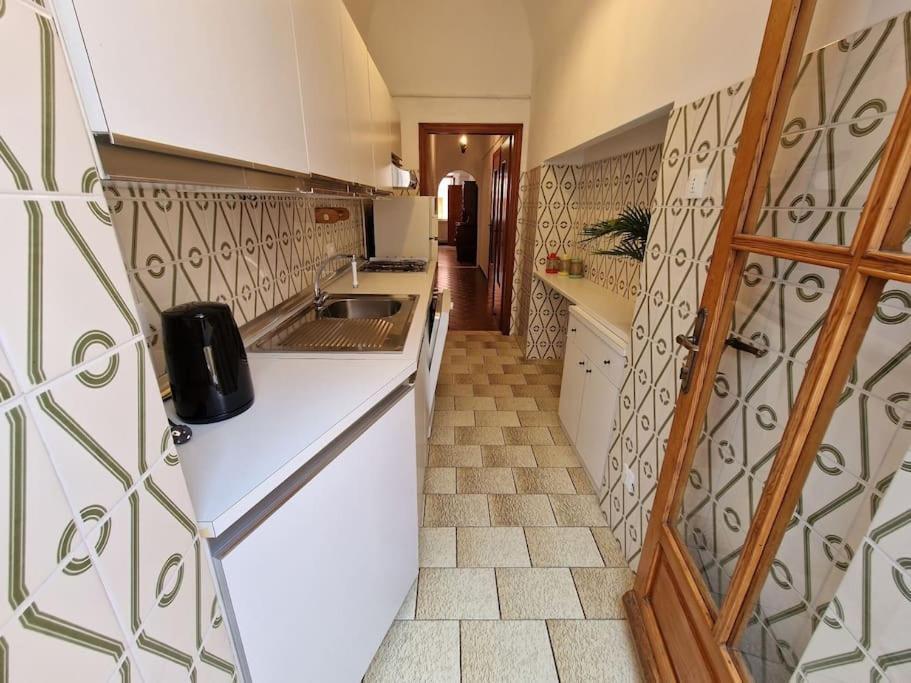 Silver Sands Finale Ligure - Traditional Apartment - 4 Beds & Terrace By The Beach Eksteriør bilde