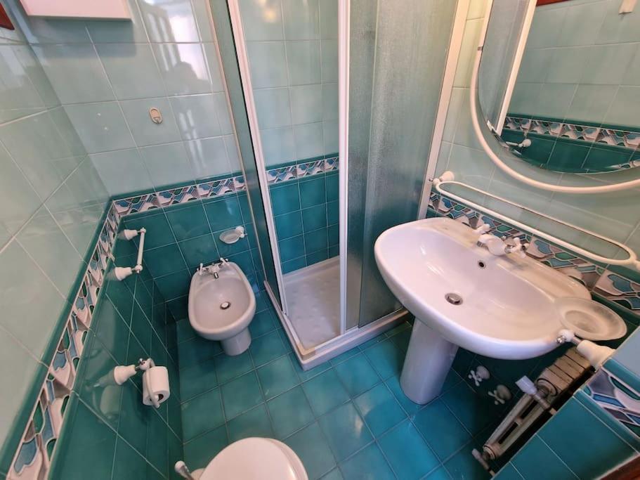 Silver Sands Finale Ligure - Traditional Apartment - 4 Beds & Terrace By The Beach Eksteriør bilde