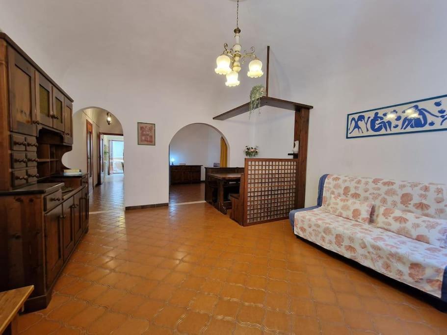 Silver Sands Finale Ligure - Traditional Apartment - 4 Beds & Terrace By The Beach Eksteriør bilde