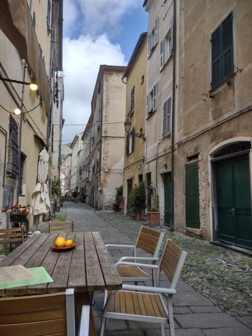 Silver Sands Finale Ligure - Traditional Apartment - 4 Beds & Terrace By The Beach Eksteriør bilde